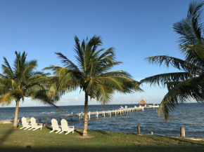 Гостиница Tilt-Ta-Dock Resort Belize  Корозал